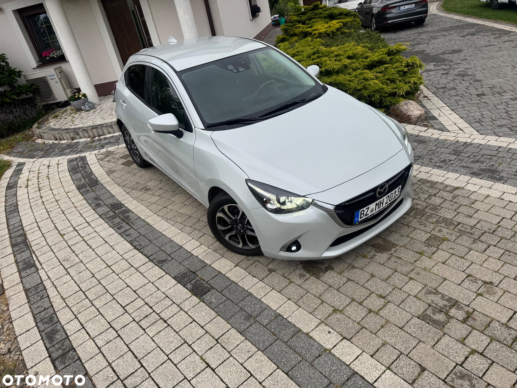 Mazda 2 SKYACTIV-G 90 Homura - 2