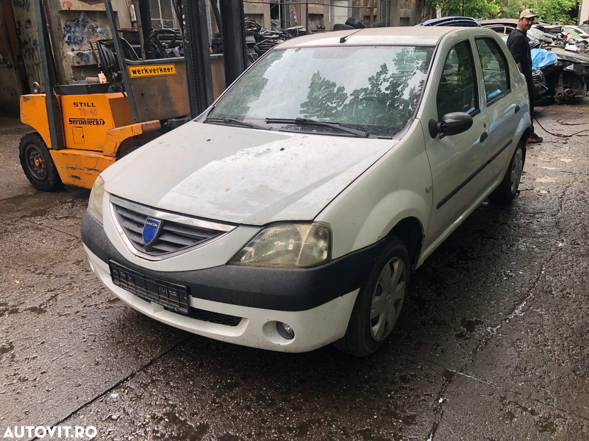 Dezmembrez Dacia Logan 2006 alb 1.4 MPI - 1