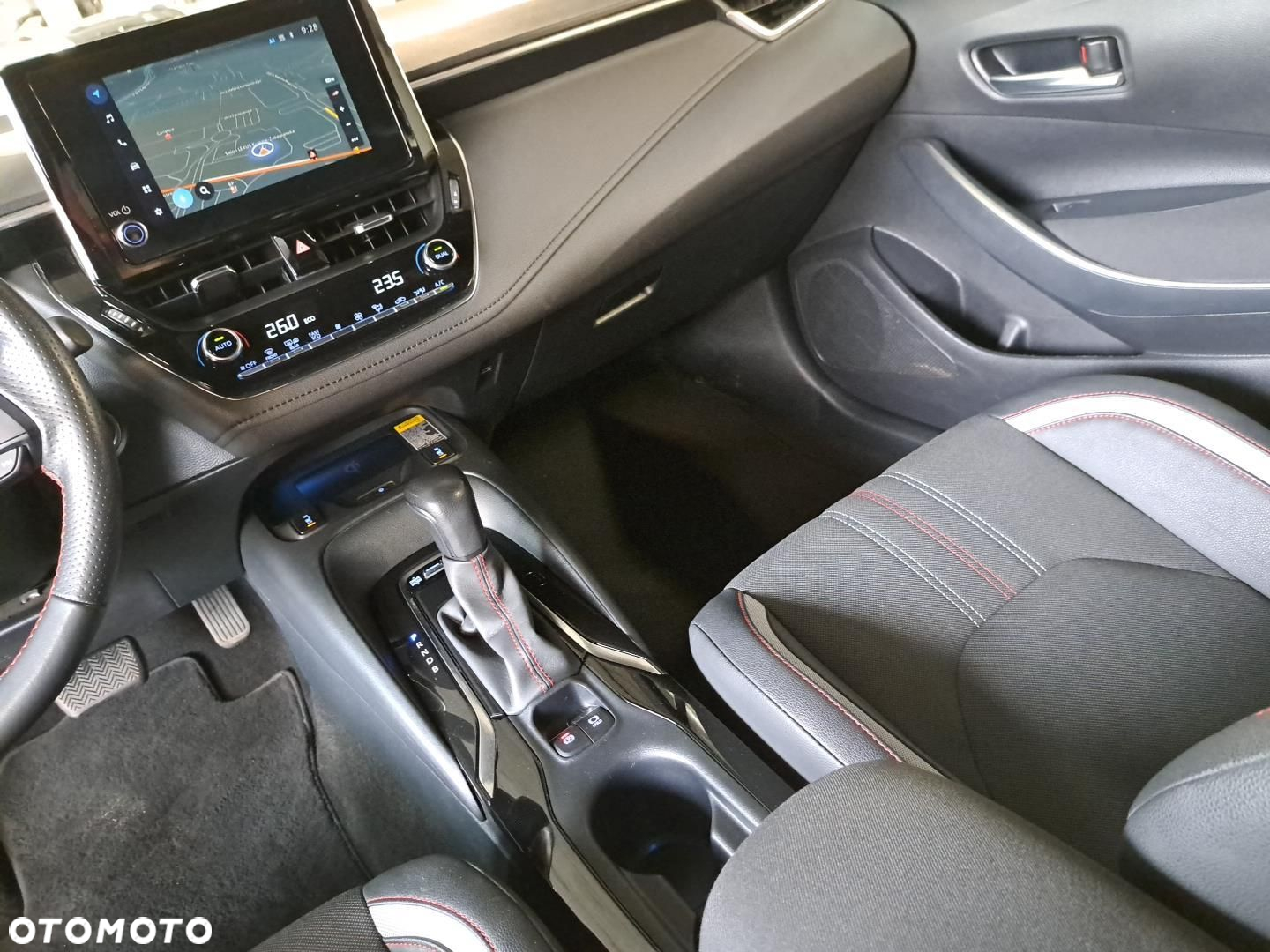 Toyota Corolla - 24