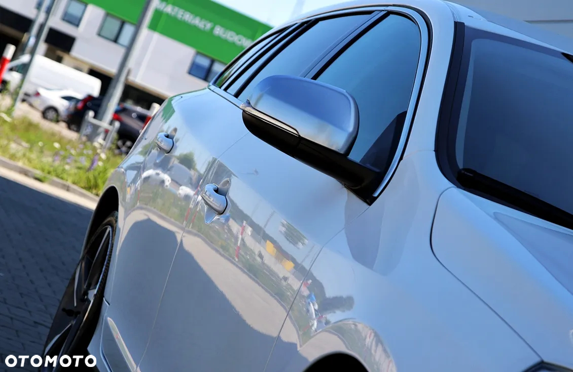 Volvo V60 2.0T R-Design - 15