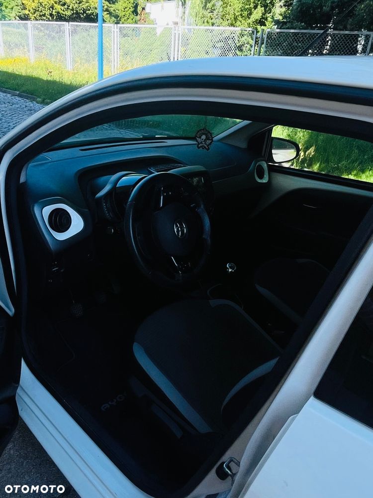 Toyota Aygo x-play - 5