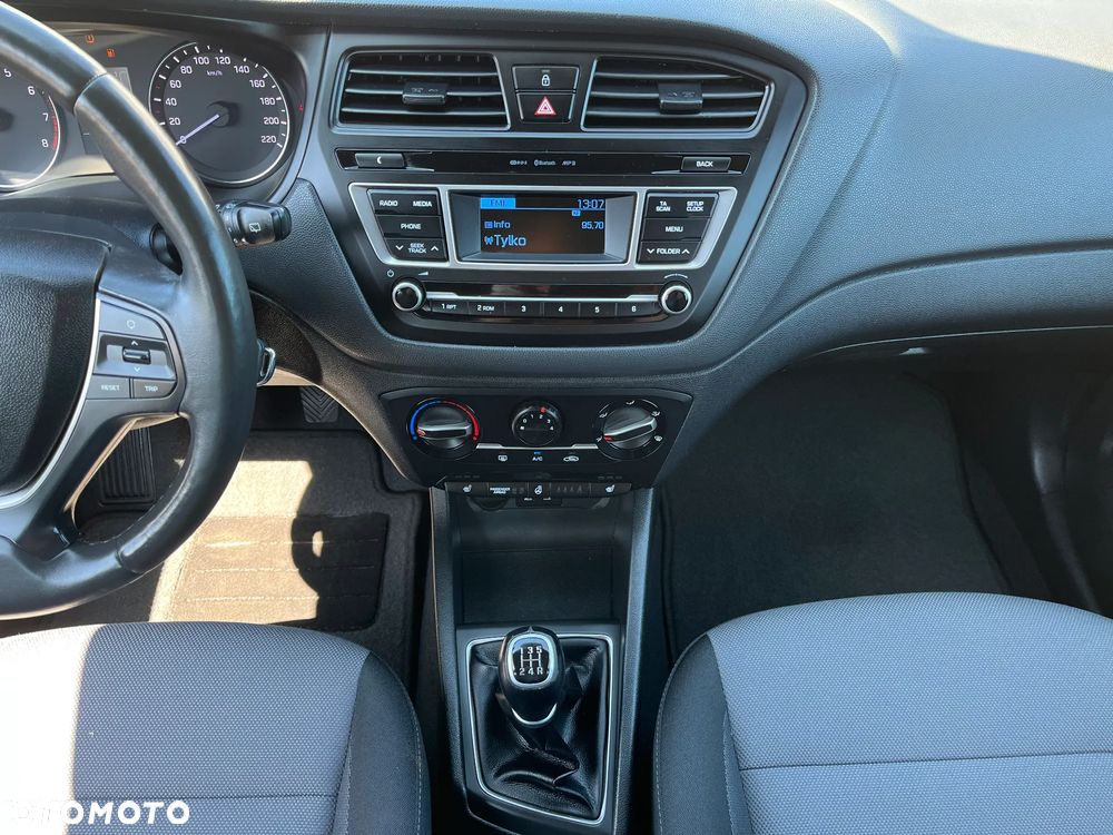 Hyundai i20 - 20