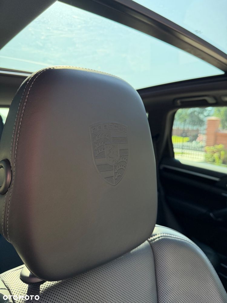 Porsche Cayenne Platinum Edition - 10