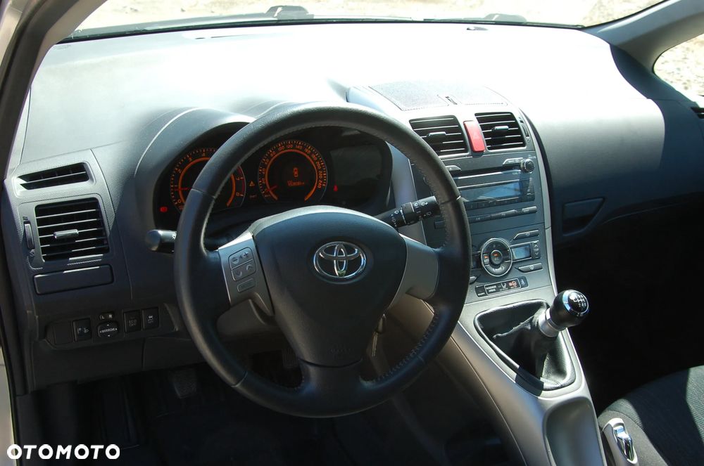 Toyota Auris 1.33 VVT-i Premium - 28