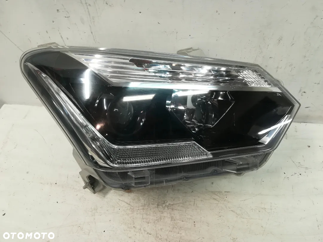 Isuzu D-max lift lampa prawa przednia przód 2015- - 2