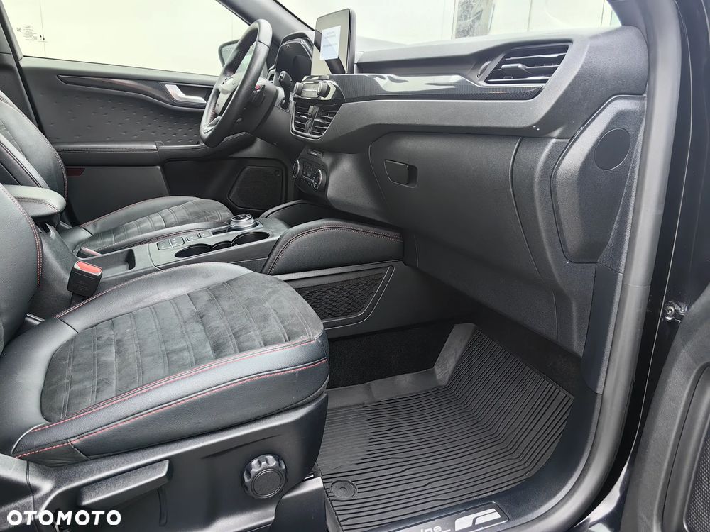 Ford Kuga 2.0 EcoBlue 4x4 ST-LINE X - 31