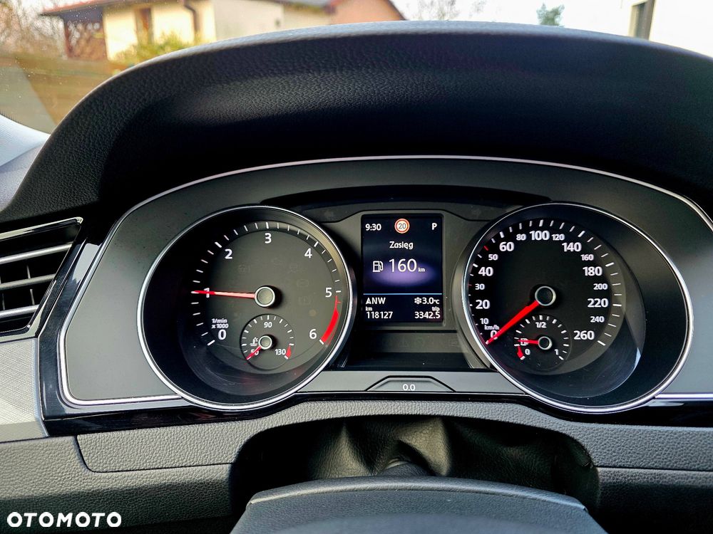 Volkswagen Passat 2.0 TDI EVO Business DSG - 22