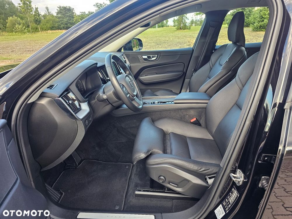 Volvo XC 60 D4 Momentum Pro - 31