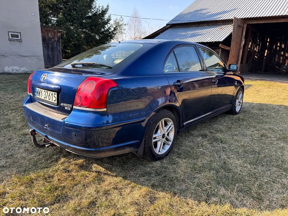 Toyota Avensis 2.0 D-4D Executive - 4