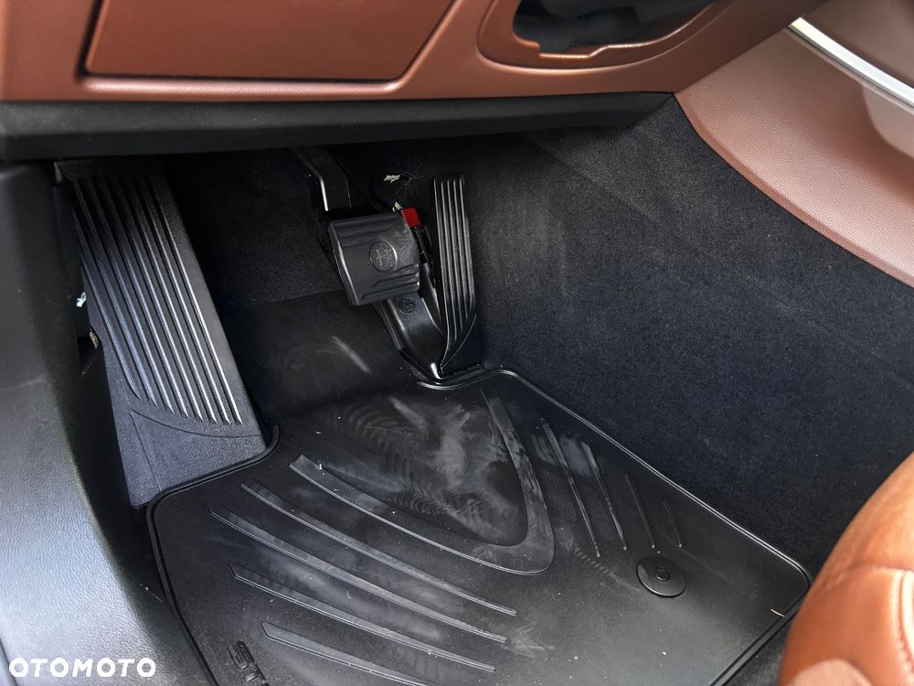 Alfa Romeo Stelvio 2.0 Turbo 16V AT8-Q4 6C Villa dEste - 34