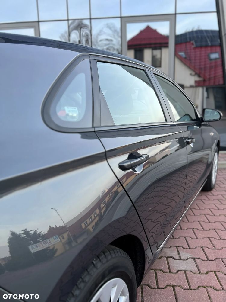 Hyundai i30 1.5 DPI Classic + - 25