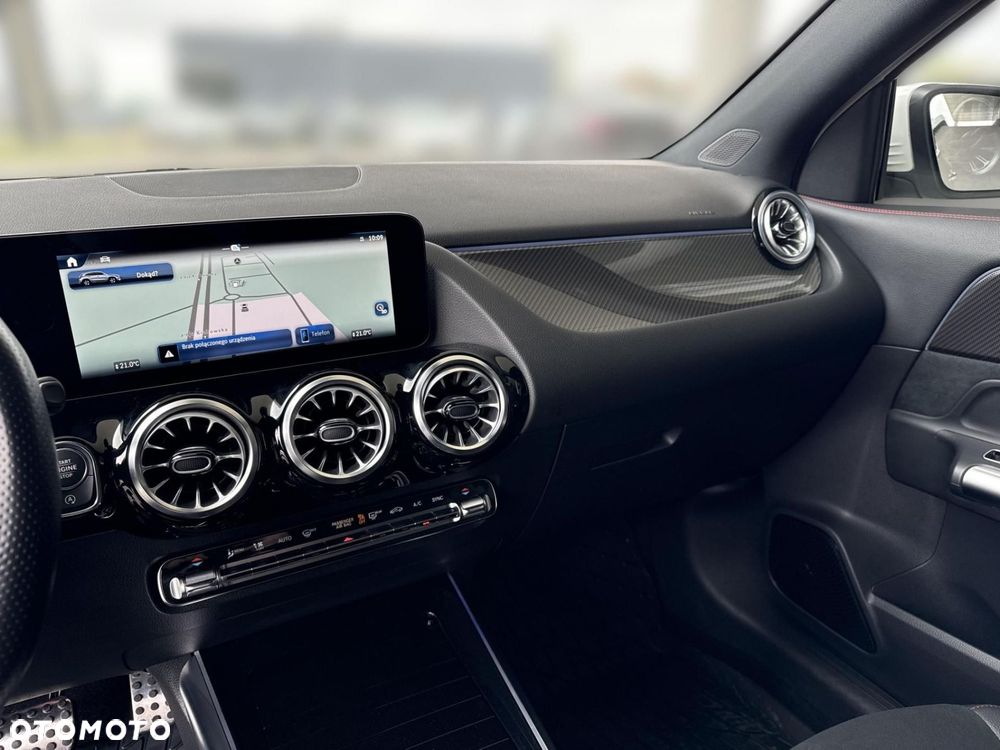 Mercedes-Benz GLA 200 AMG Line - 13