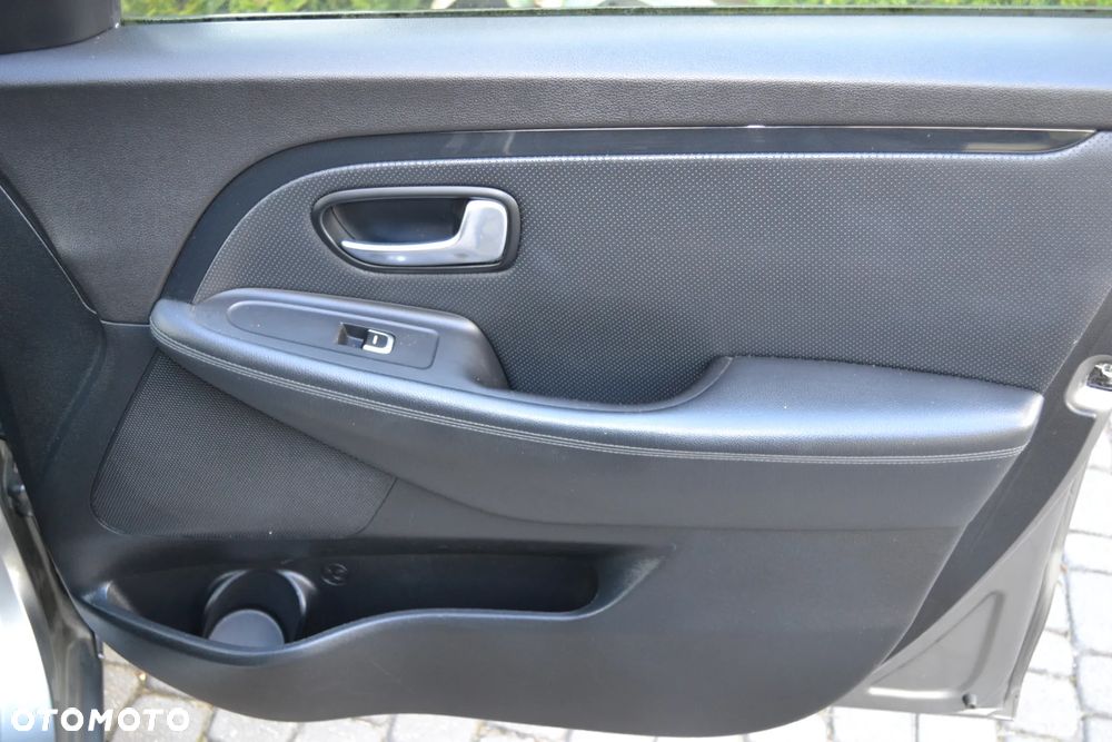 Kia Carens 1.7 CRDi Business Line 7os 7DCT - 30