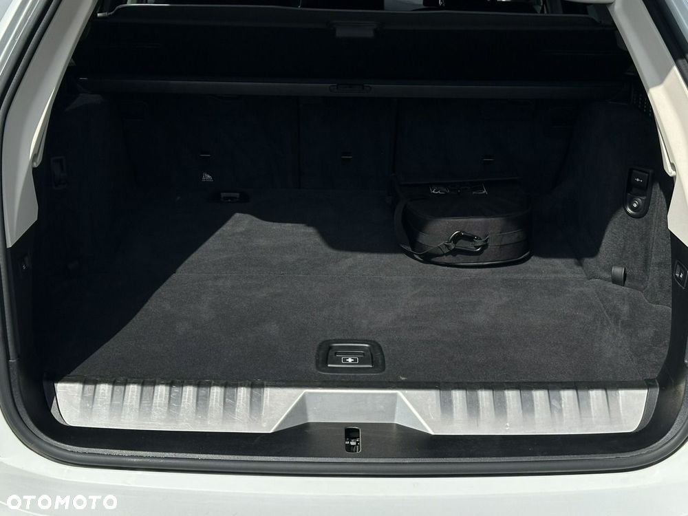 BMW Seria 5 530e xDrive Luxury Line - 15