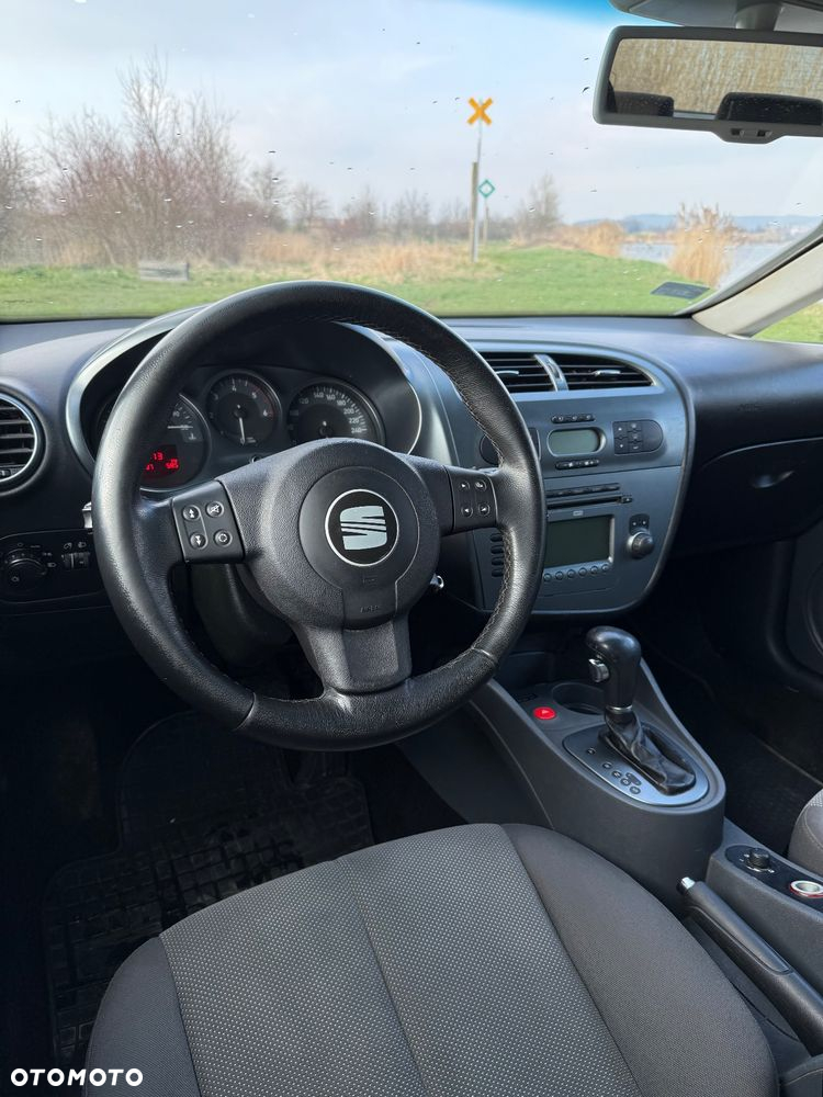 Seat Leon 2.0 TDI Stylance DSG - 11