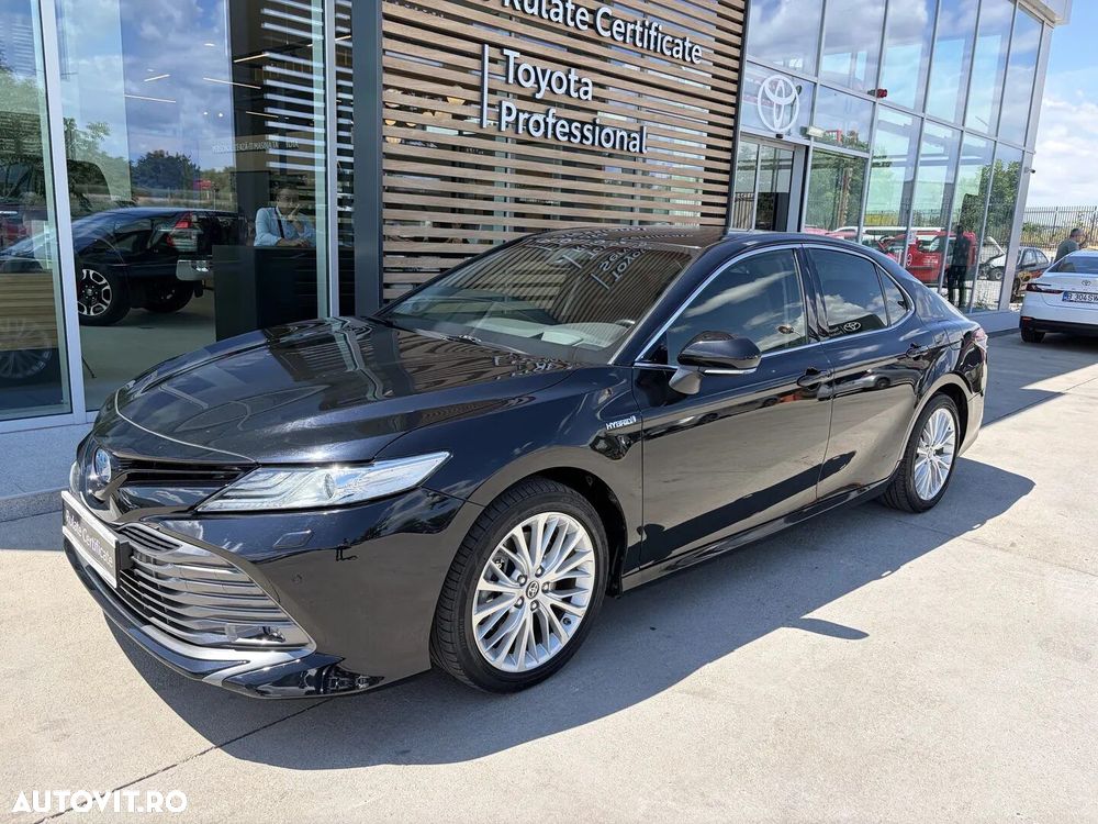 Toyota Camry - 3