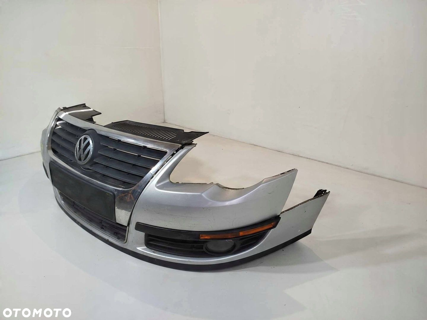 ZDERZAK PRZEDNI PRZÓD GRILL VW PASSAT B6 05-10 LA7W - 2