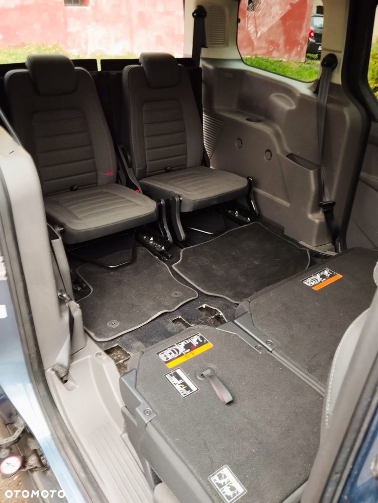 Ford Tourneo Connect Grand - 38
