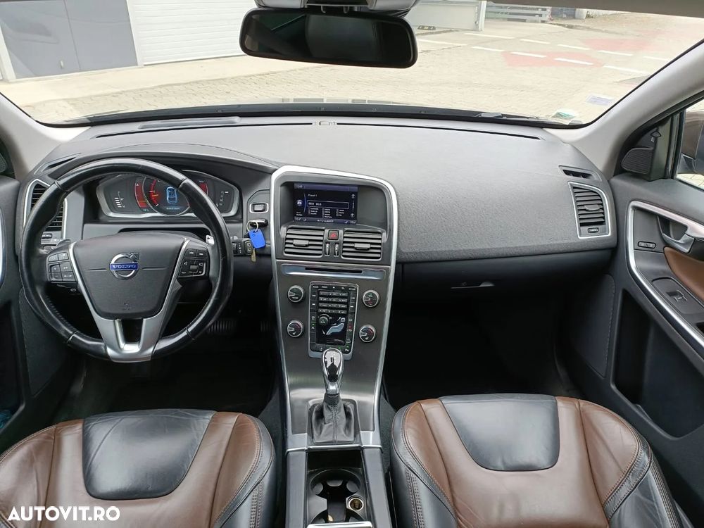 Volvo XC 60 D4 AWD Geartronic Summum - 10