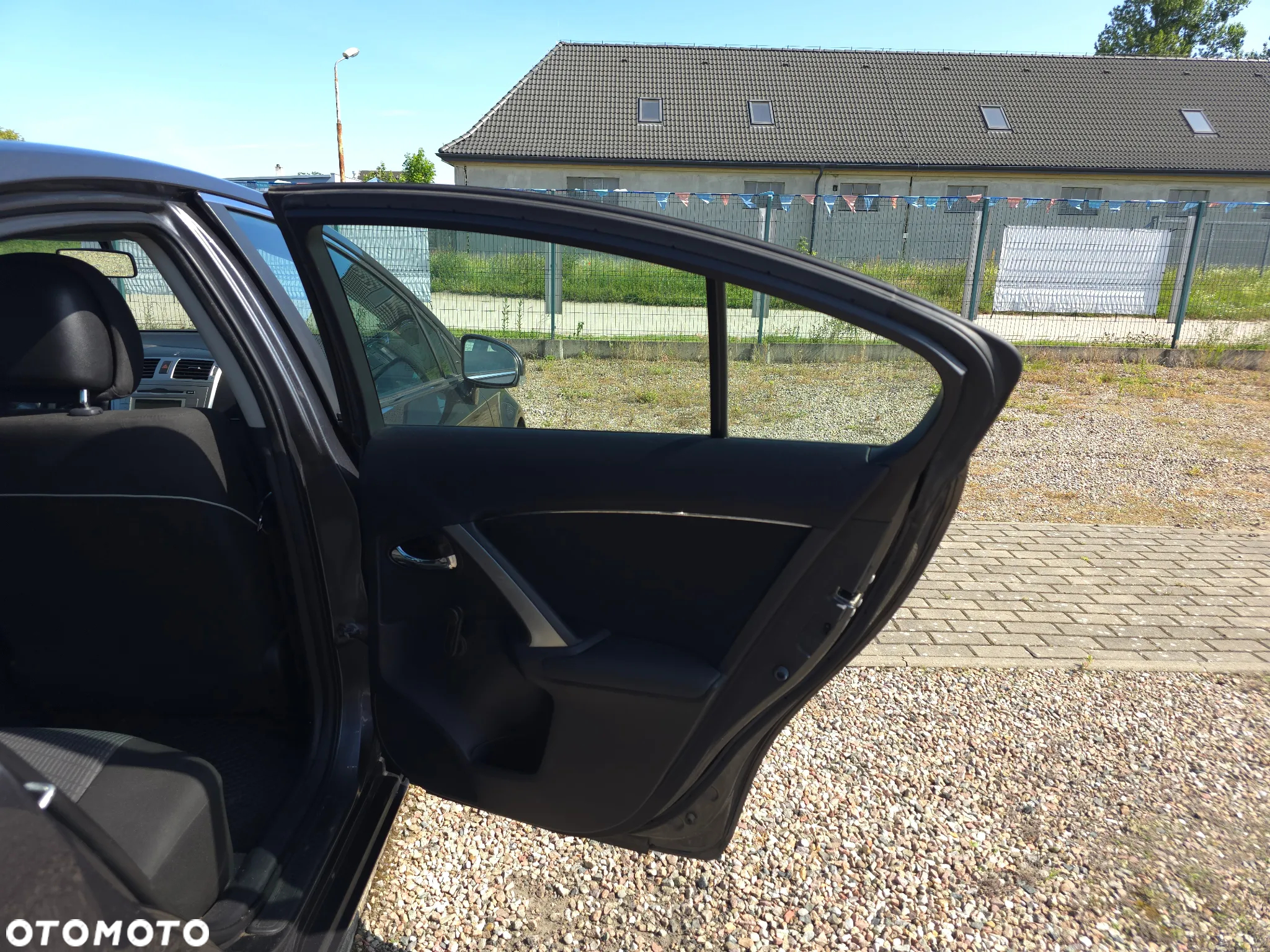 Toyota Avensis 1.6 Luna - 12