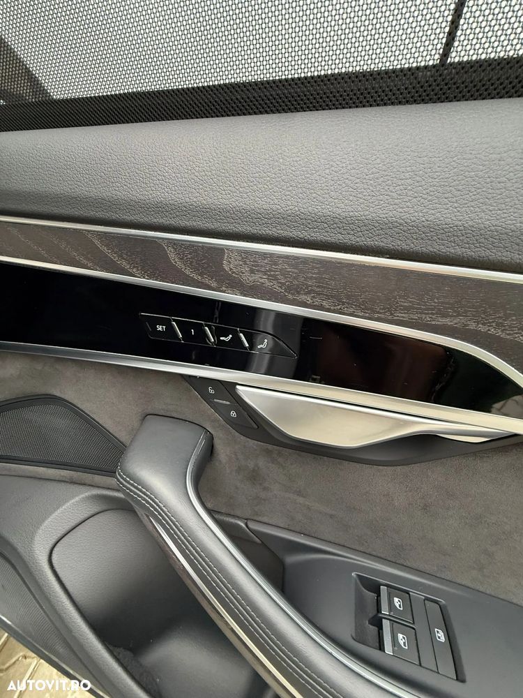 Audi A8 - 8
