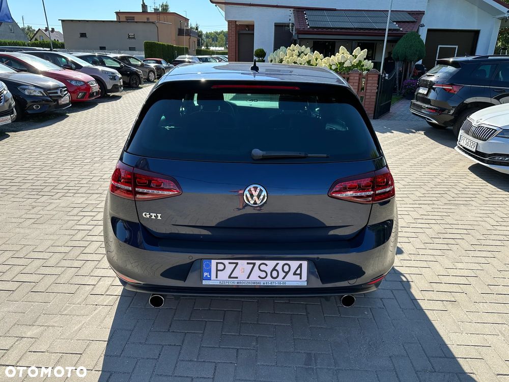 Volkswagen Golf - 35