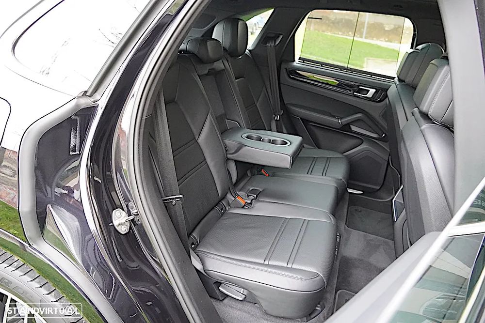 Porsche Cayenne Formula E - 26