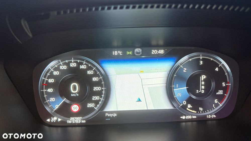 Volvo V90 D4 AWD Momentum - 36