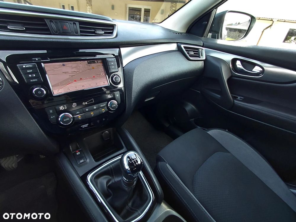 Nissan Qashqai 1.3 DIG-T SHIRO - 30