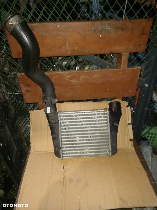 CHŁODNICA RURA INTERCOOLER AUDI A4 B7 2.0TDI EU 8E0145805AA - 1