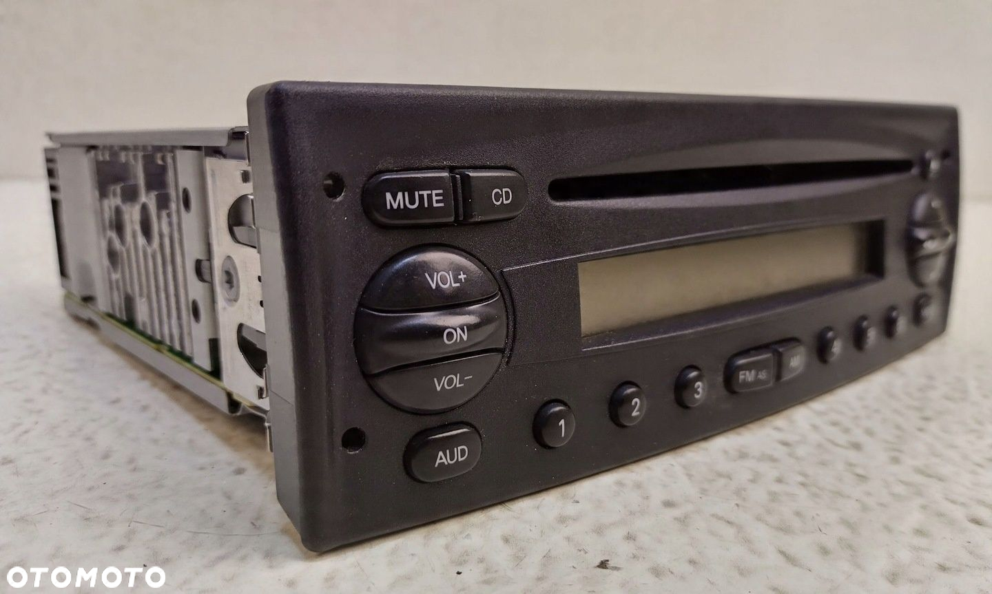 IVECO DAILY 3 III LIFT 11-14 RADIO CD BOSCH 7620000093 KOD - 6