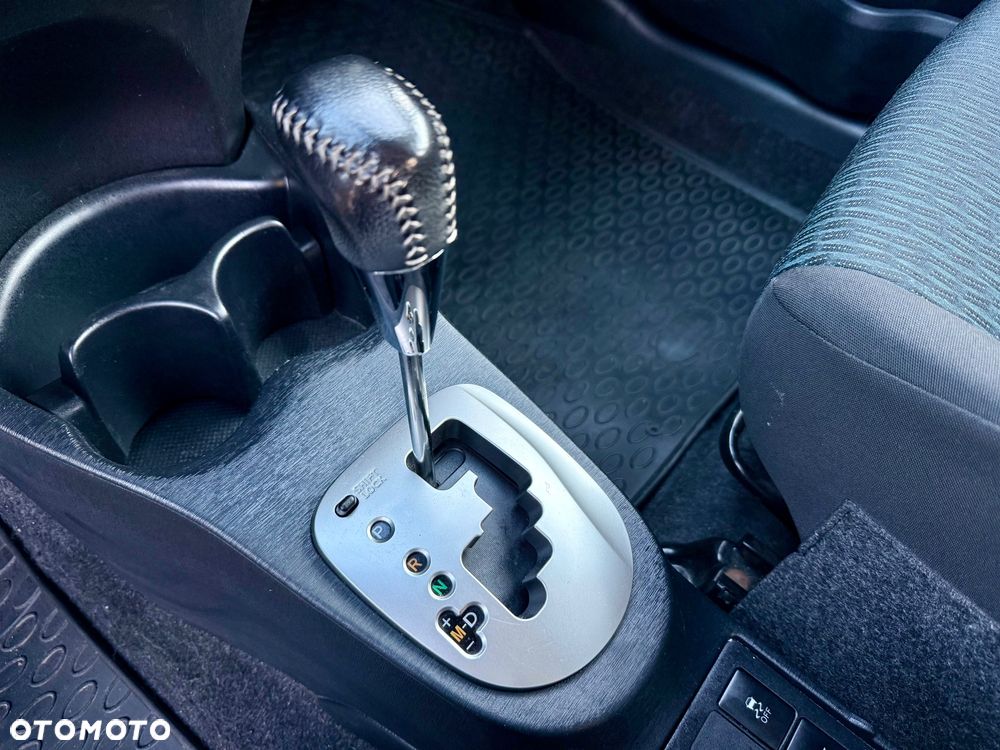 Toyota Yaris 1.33 VVT-i Multidrive S Life - 28