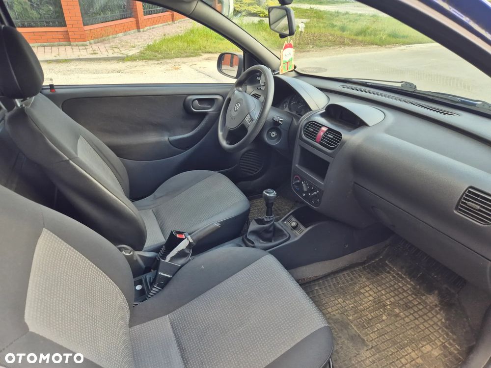 Opel Corsa 1.2 16V Enjoy - 11