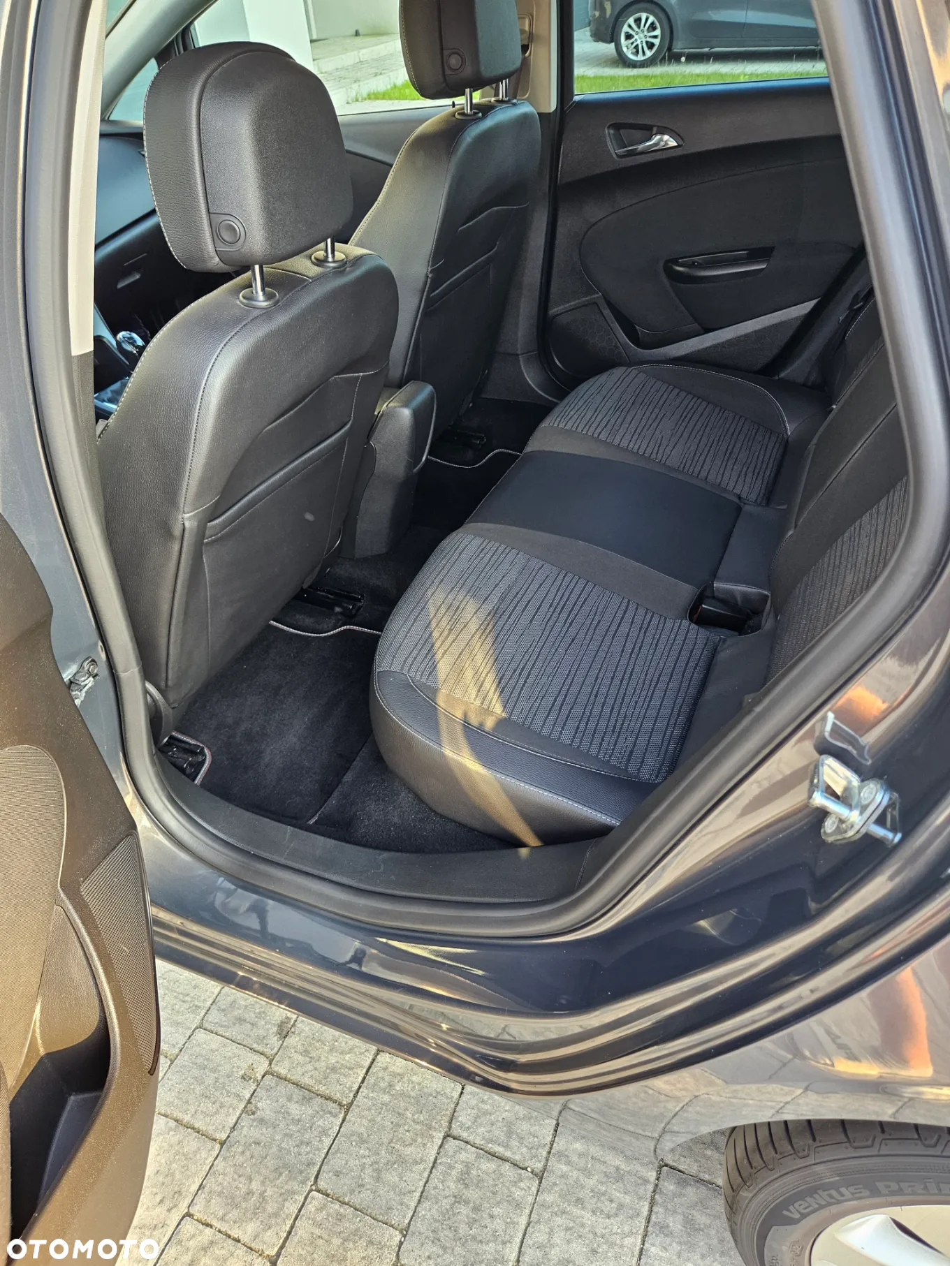 Opel Astra IV 1.4 T Executive - 13