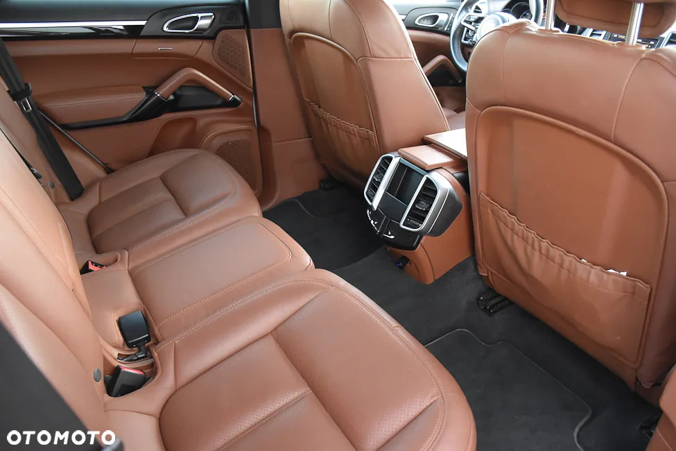 Porsche Cayenne Diesel Platinum Edition - 33