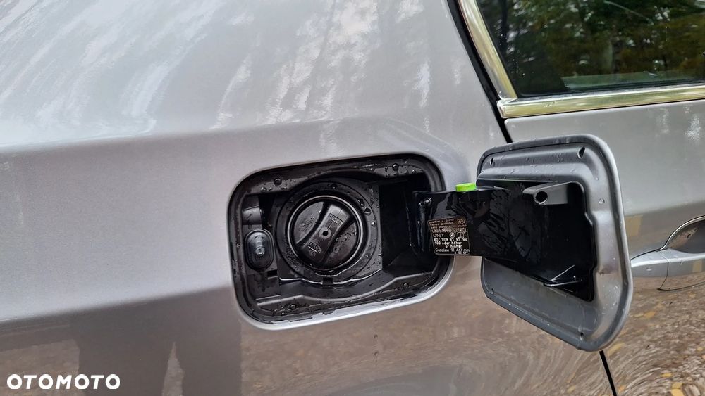 BMW Seria 5 523i - 26