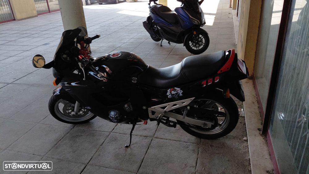 Suzuki GSX - 5