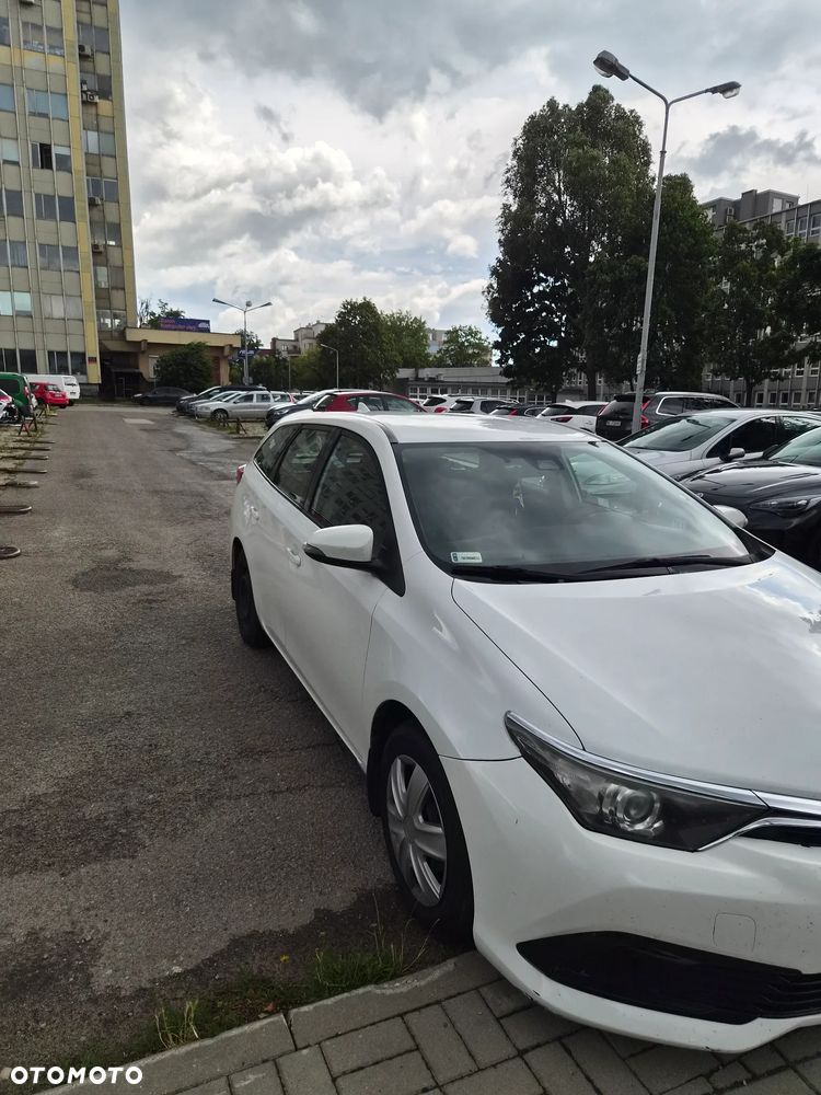 Toyota Auris 1.33 VVT-i Active - 4