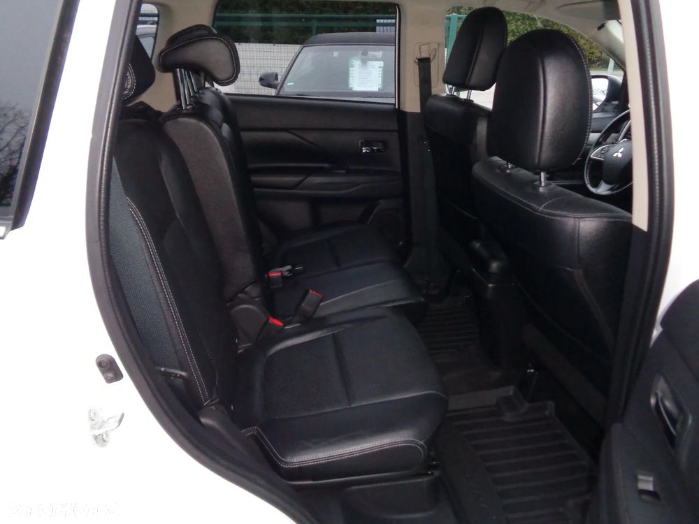 Mitsubishi Outlander 2.0 Intense Comfort 4WD CVT - 17