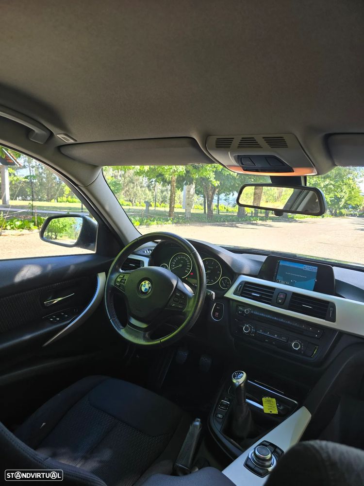 BMW 316 d Sport Line - 11