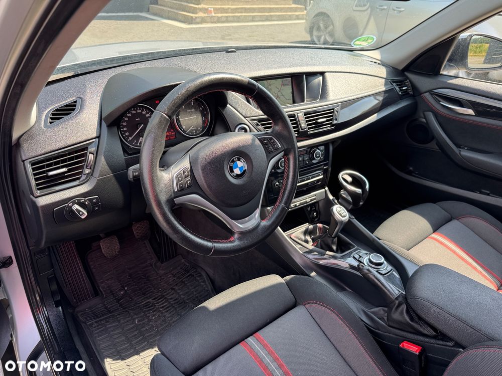 BMW X1 sDrive18d Sport Line - 16