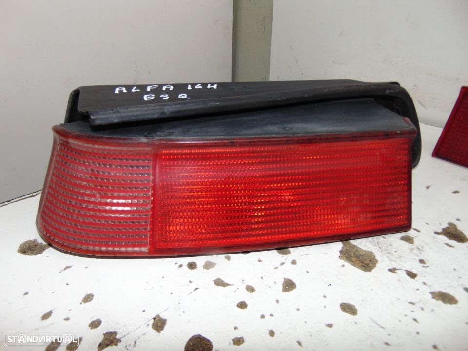 Alfa romeo 164 farolins traseiros/Placa central - 2
