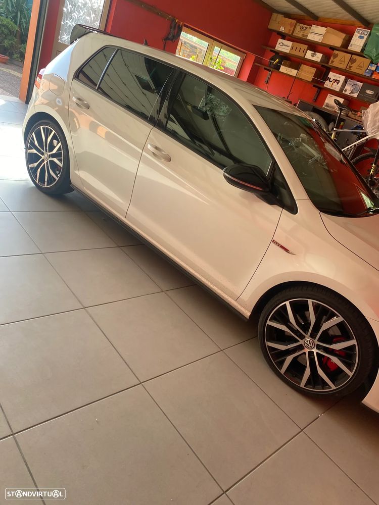 VW Golf 2.0 GTi DSG Edition 30 - 32