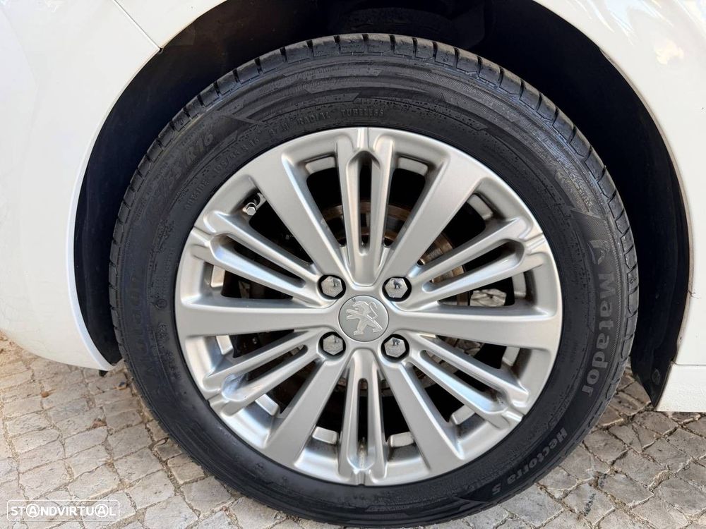 Peugeot 208 1.2 PureTech Style - 34