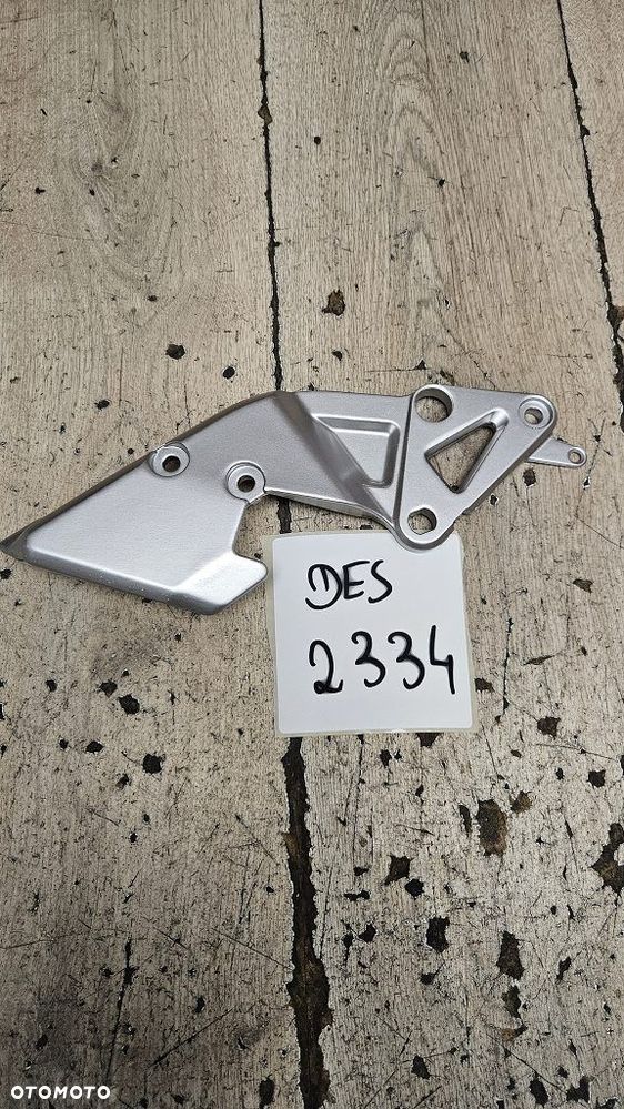 Wspornik Podnóżka Set Prawy Suzuki RF600 / RF900  43511-21E00 - 1