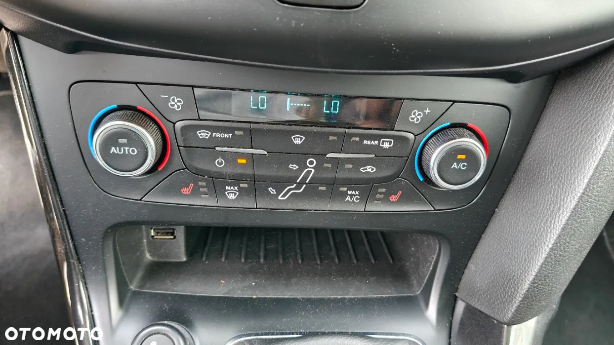 Ford Focus Turnier 1.0 EcoBoost Start-Stopp-System TITANIUM - 15