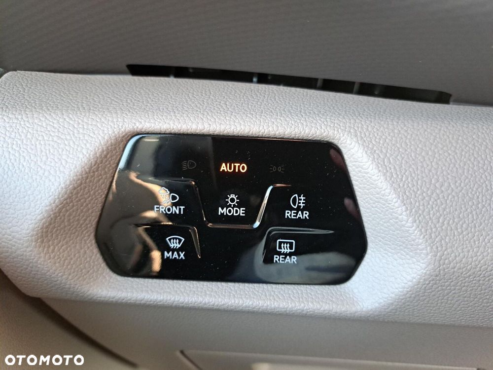 Volkswagen Multivan - 10