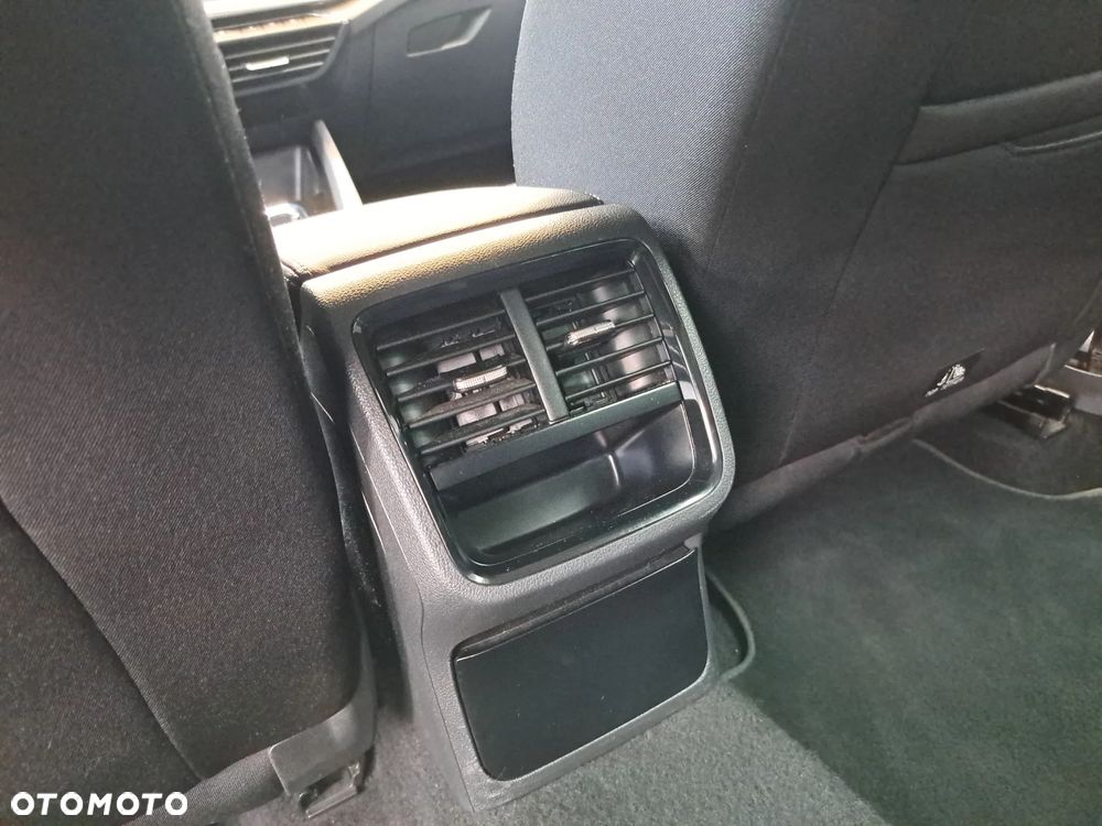 Skoda Octavia 2.0 TDI DSG Ambition - 26