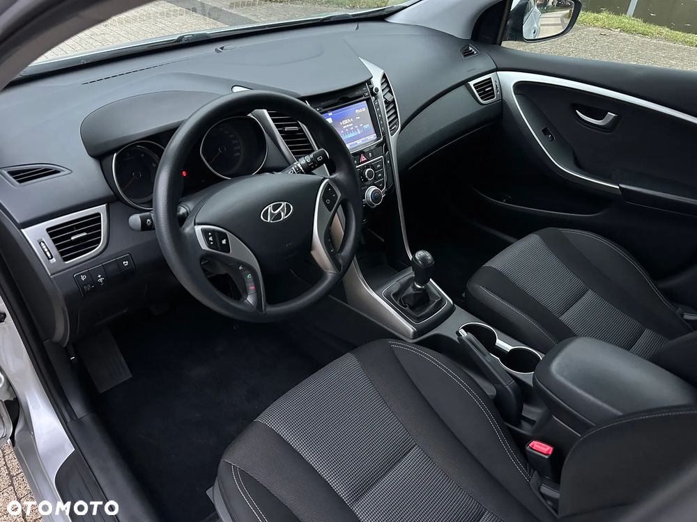 Hyundai i30 1.4 CRDi Comfort - 11