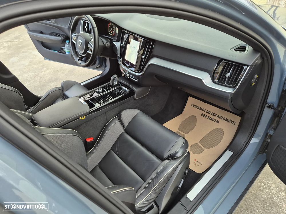 Volvo V60 2.0 T6 AWD TE R-Design - 24